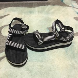 Teva Flatform Universal.